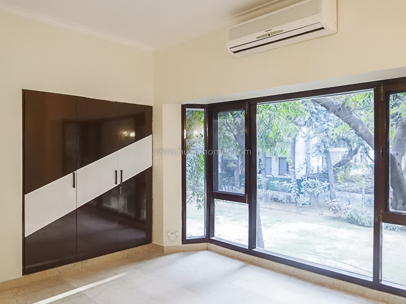 4 BHK House For Rent in West End Colony