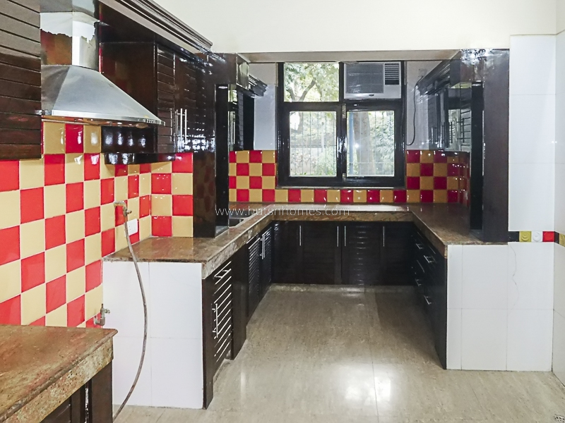 4 BHK House For Rent in West End Colony