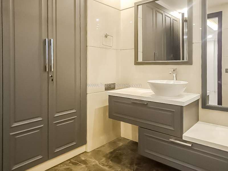 4 BHK Flat For Rent in Neeti Bagh