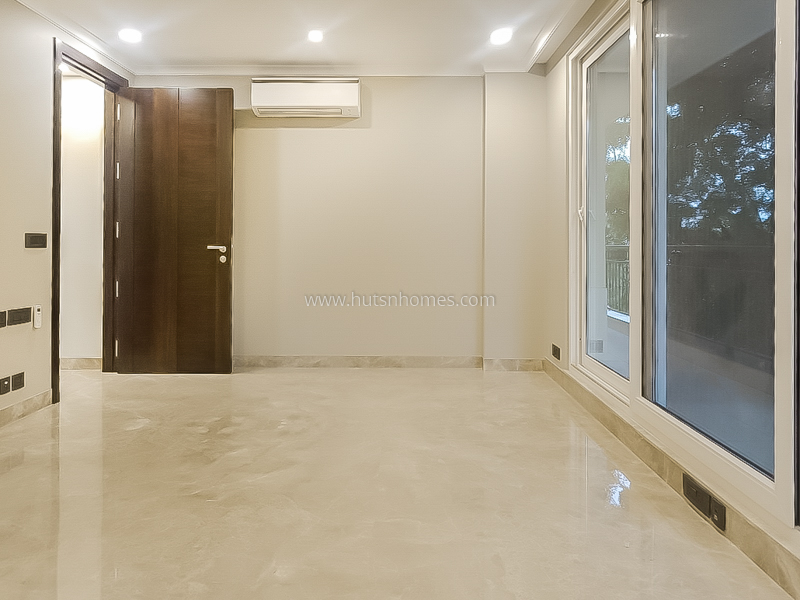 4 BHK Flat For Rent in Neeti Bagh