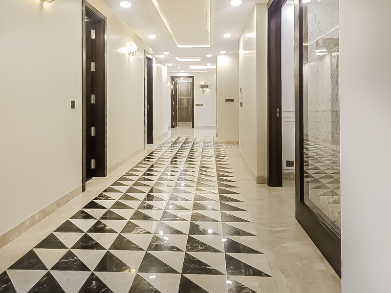 4 BHK Flat For Rent in Neeti Bagh