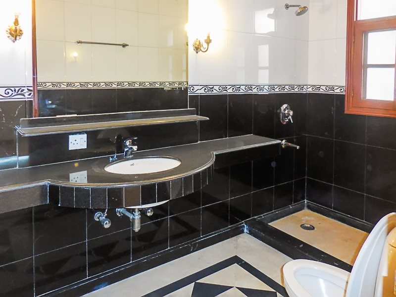 5 BHK Flat For Rent in Vasant Vihar