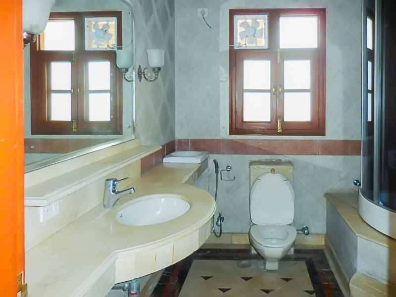 5 BHK Flat For Rent in Vasant Vihar