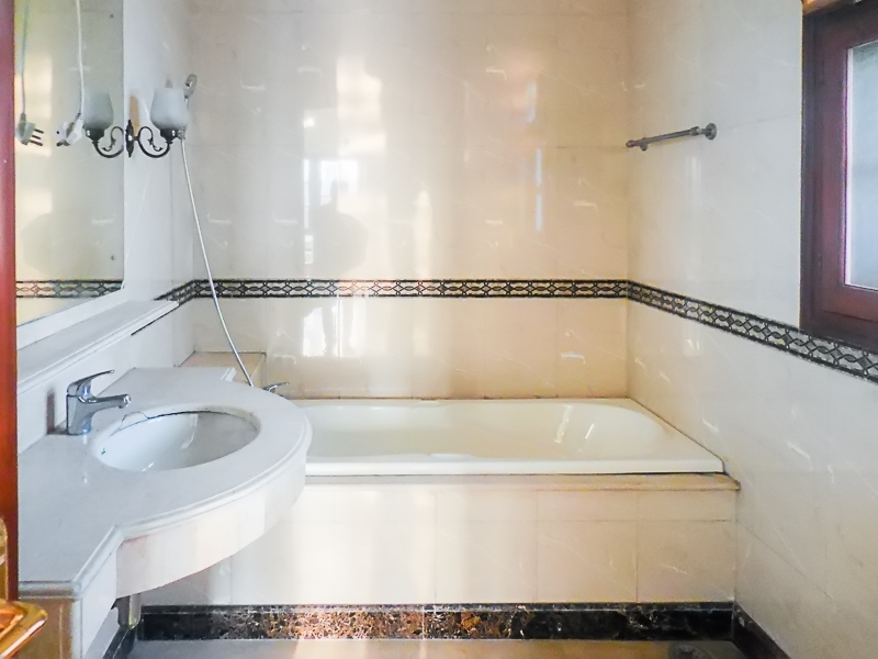 5 BHK Flat For Rent in Vasant Vihar