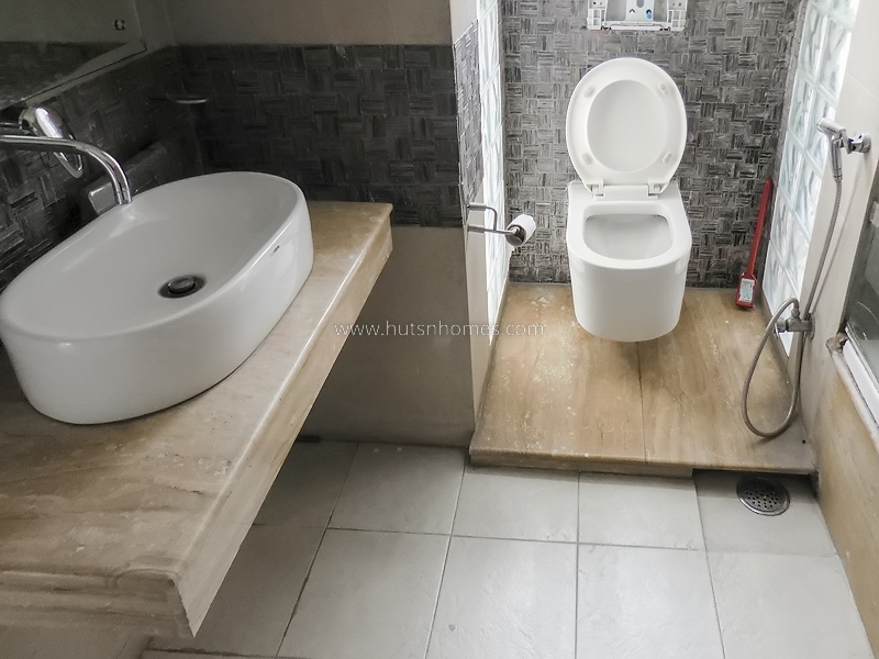 3 BHK Flat For Rent in West End Colony