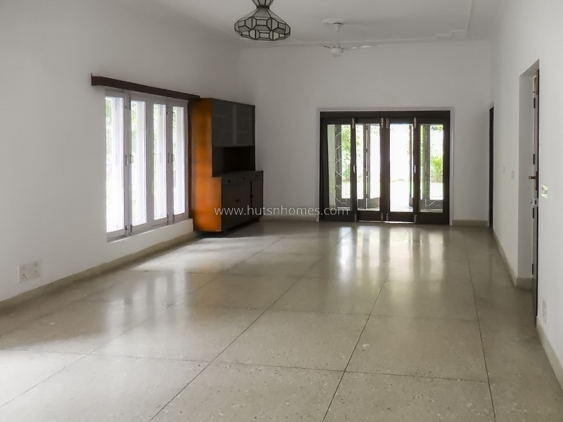 3 BHK Flat For Rent in West End Colony