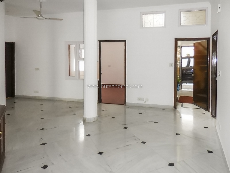 3 BHK Flat For Rent in West End Colony