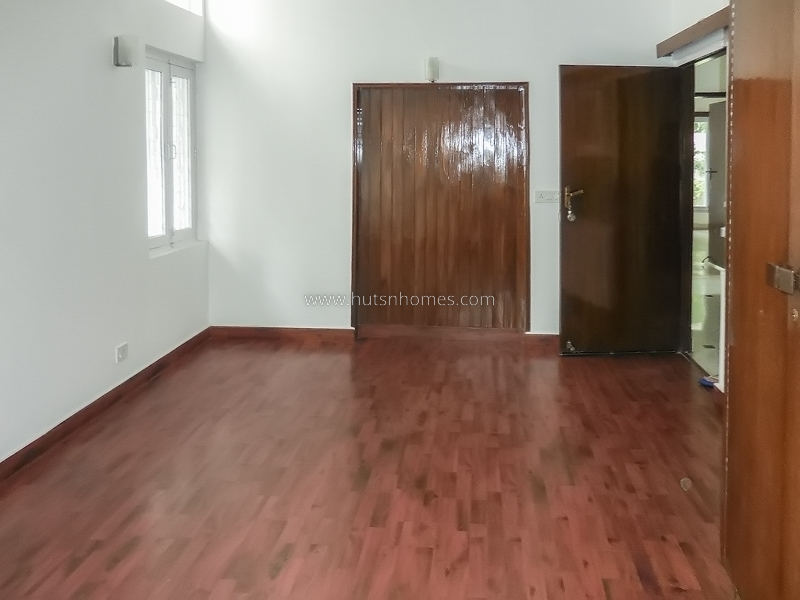 3 BHK Flat For Rent in West End Colony