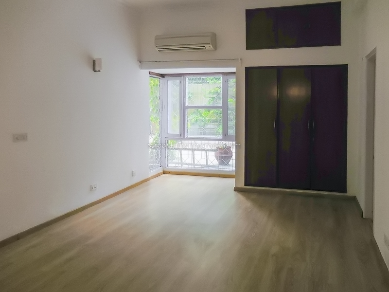 3 BHK Flat For Rent in West End Colony