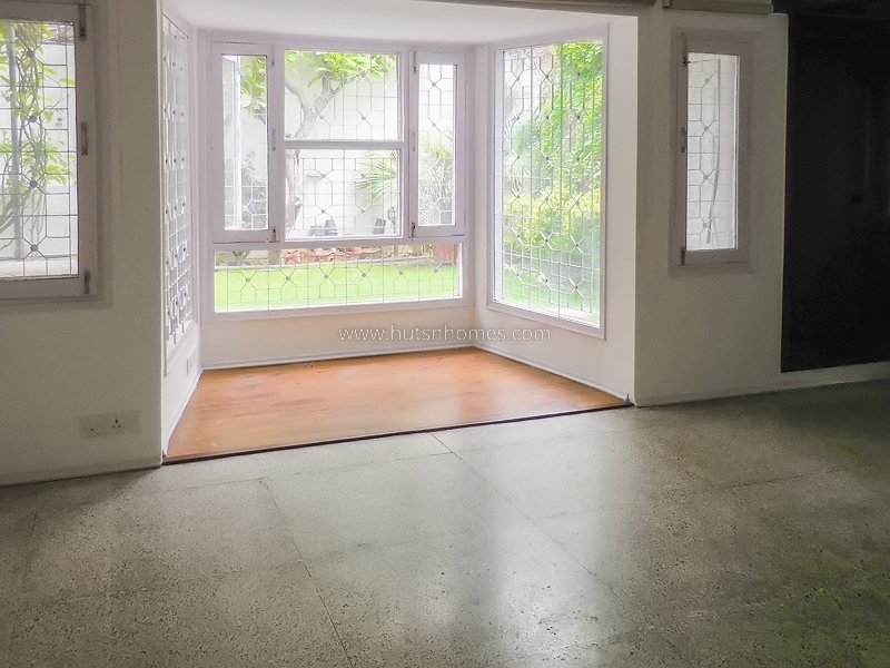 3 BHK Flat For Rent in West End Colony