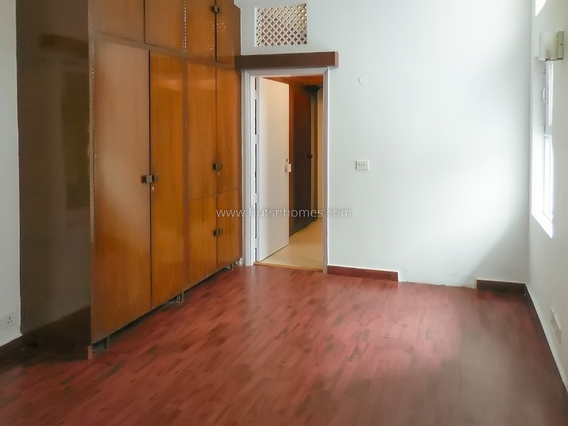 3 BHK Flat For Rent in West End Colony