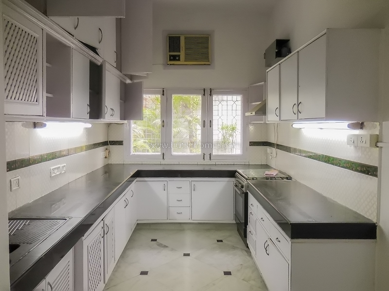 3 BHK Flat For Rent in West End Colony