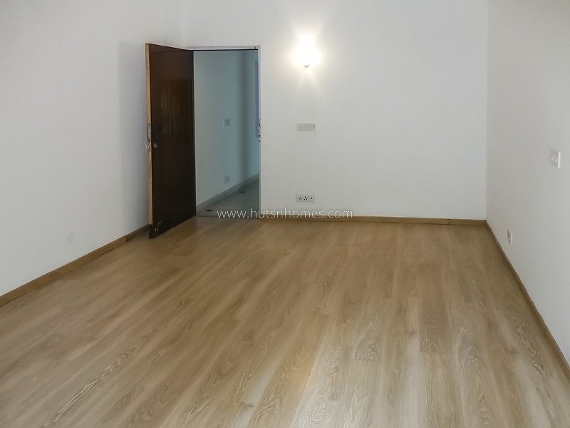 3 BHK Flat For Rent in West End Colony