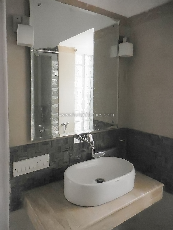 3 BHK Flat For Rent in West End Colony