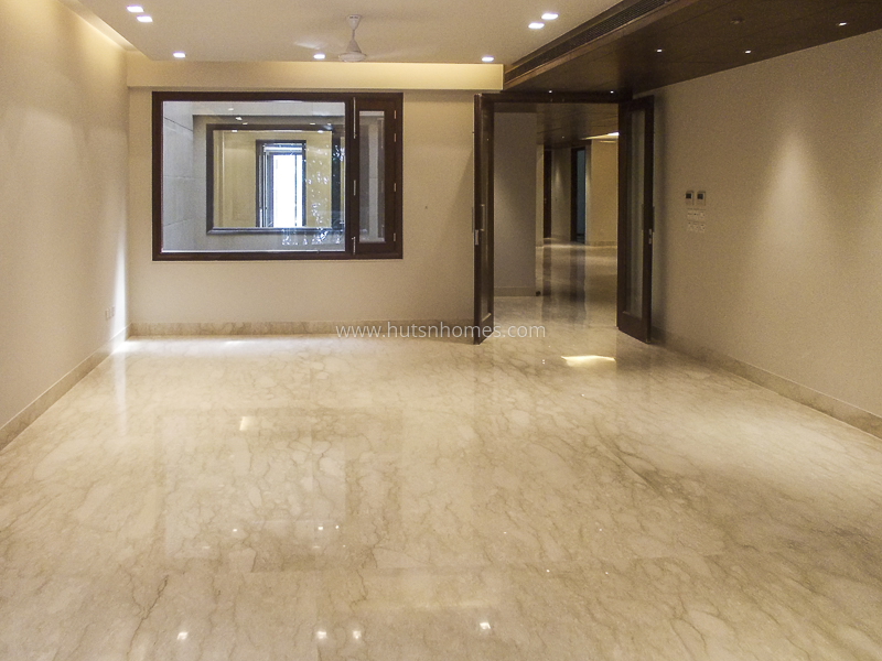 4 BHK Flat For Rent in Anand Niketan