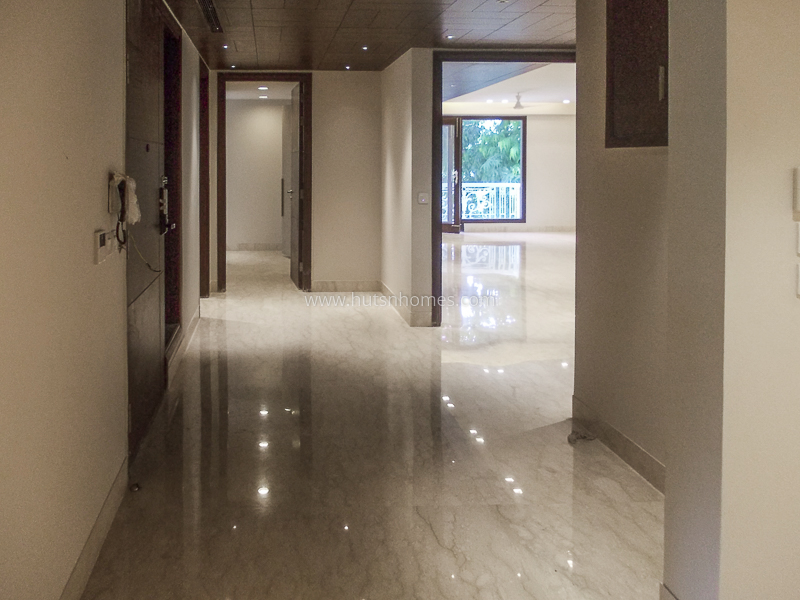4 BHK Flat For Rent in Anand Niketan