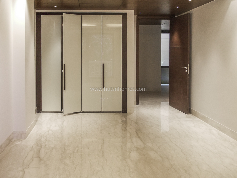 4 BHK Flat For Rent in Anand Niketan