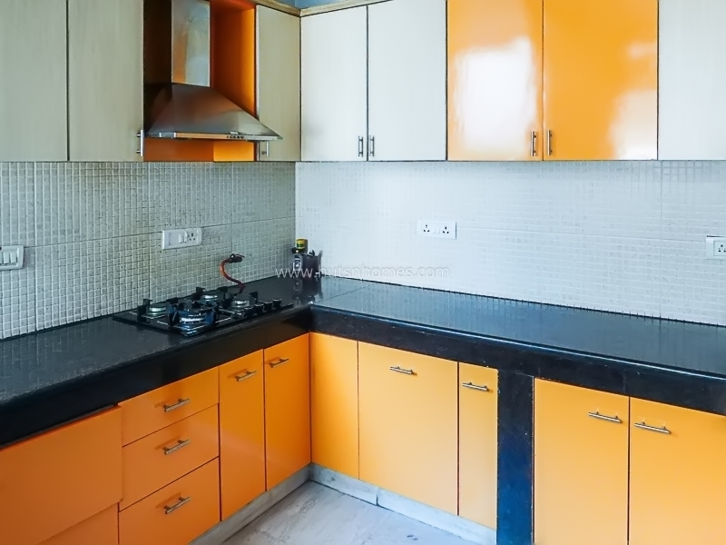 3 BHK Flat For Rent in Nizamuddin East