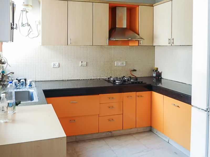 3 BHK Flat For Rent in Nizamuddin East