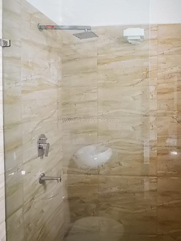 3 BHK Flat For Rent in Nizamuddin East