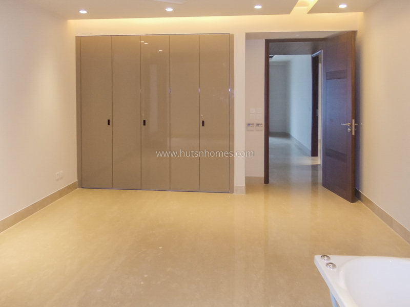 4 BHK Flat For Rent in Anand Niketan