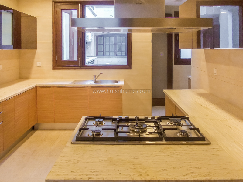 4 BHK Flat For Rent in Anand Niketan