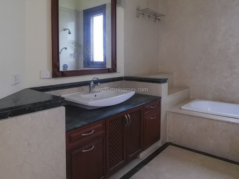 6 BHK Farm House For Sale in Westend Greens