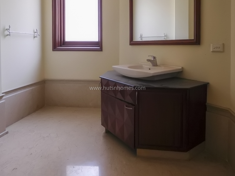 6 BHK Farm House For Sale in Westend Greens