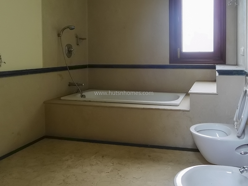 6 BHK Farm House For Sale in Westend Greens