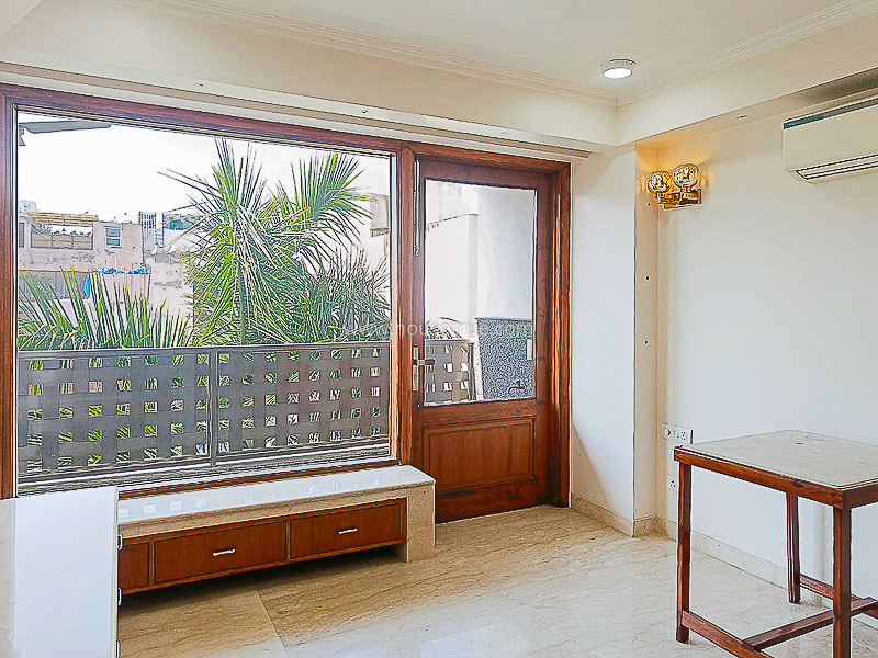 6 BHK Duplex For Rent in South Extension 2