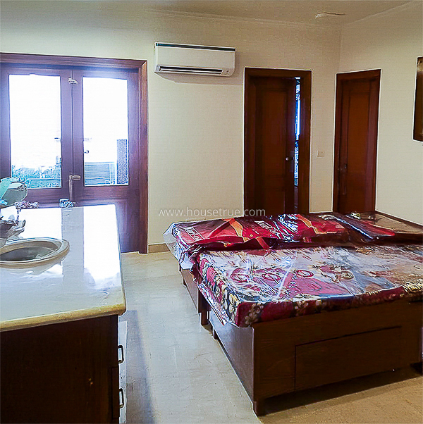 6 BHK Duplex For Rent in South Extension 2