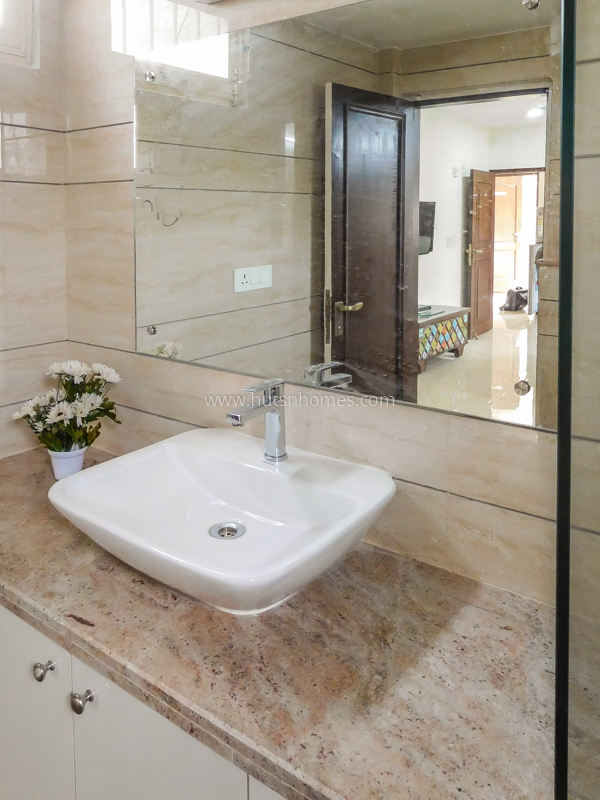 2 BHK Flat For Rent in Nizamuddin East