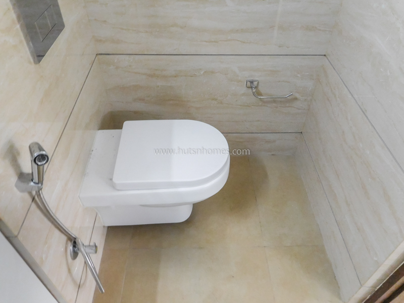 2 BHK Flat For Rent in Nizamuddin East