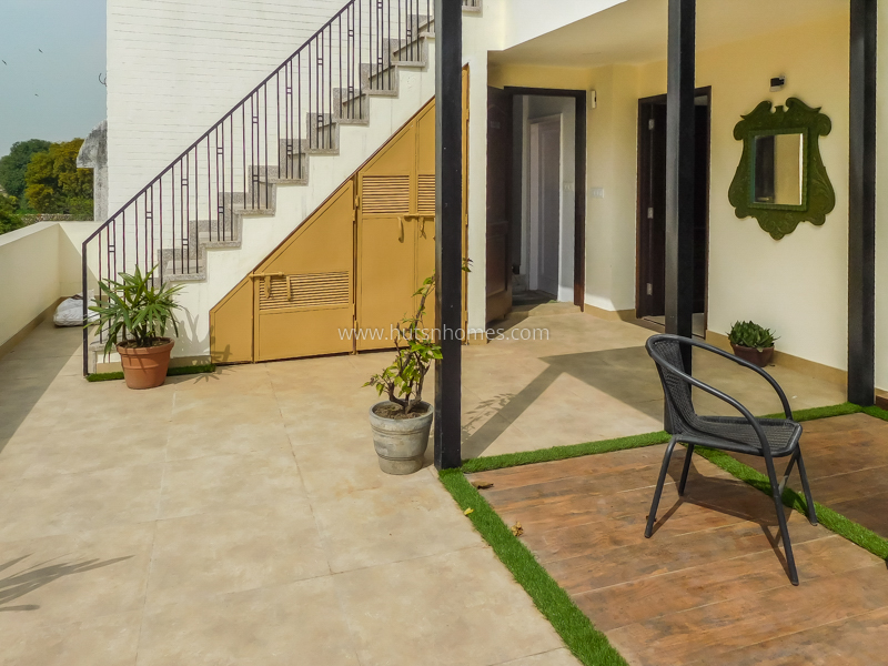 2 BHK Flat For Rent in Nizamuddin East
