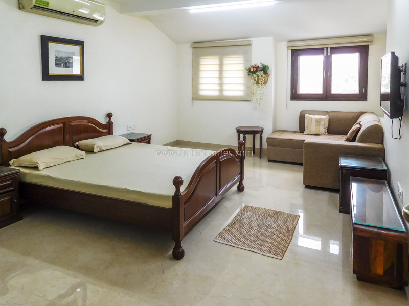 2 BHK Flat For Rent in Nizamuddin East