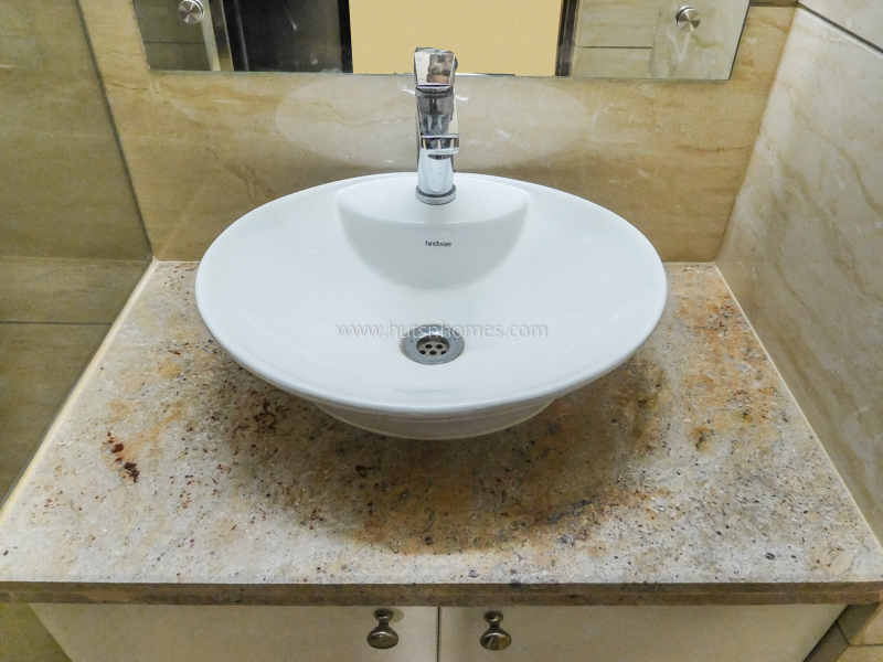 2 BHK Flat For Rent in Nizamuddin East