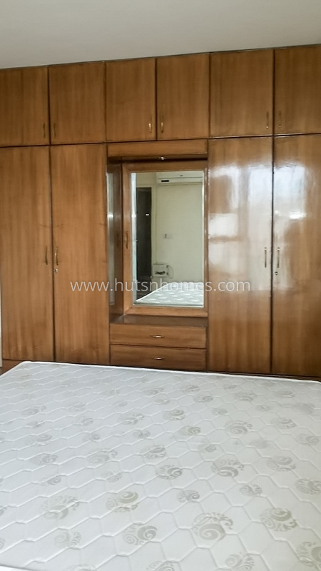 4 BHK Condo For Rent in Golf Course Road