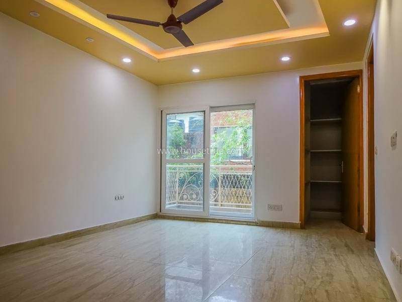 4 BHK Flat For Rent in Soami Nagar