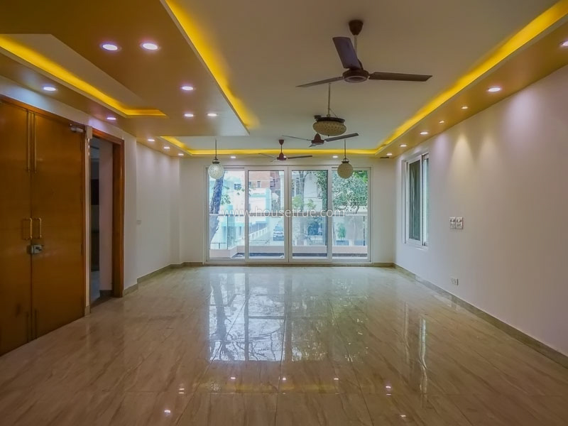4 BHK Flat For Rent in Soami Nagar