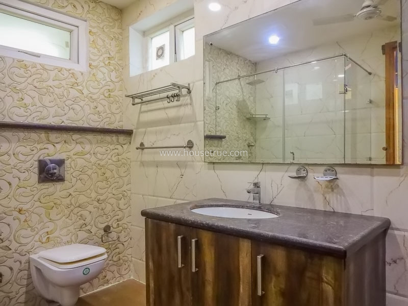 4 BHK Flat For Rent in Soami Nagar
