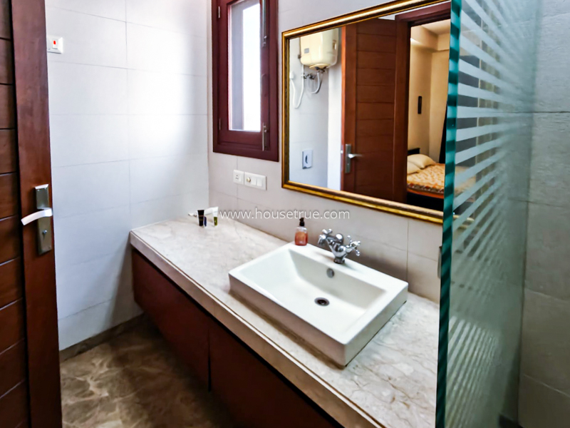 3 BHK Flat For Rent in Defence Colony