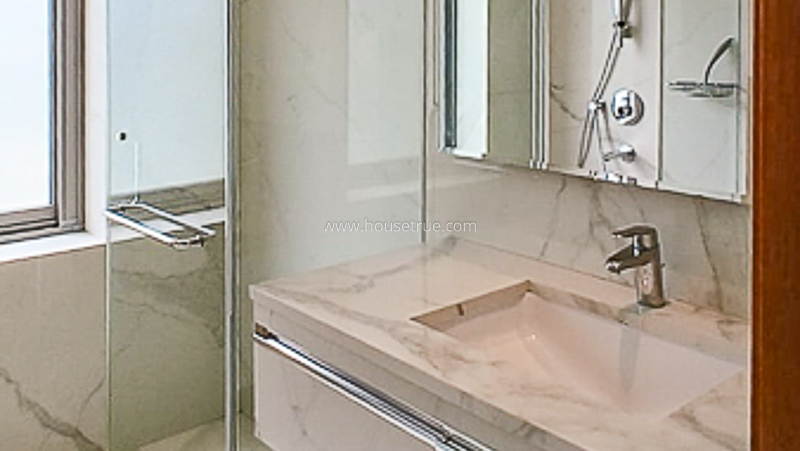 4 BHK Duplex For Rent in West End Colony