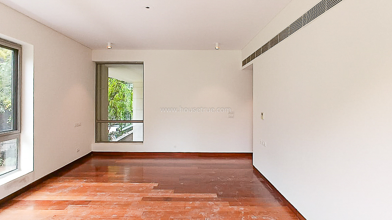 4 BHK Duplex For Rent in West End Colony