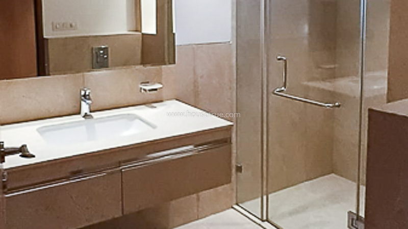 4 BHK Duplex For Rent in West End Colony