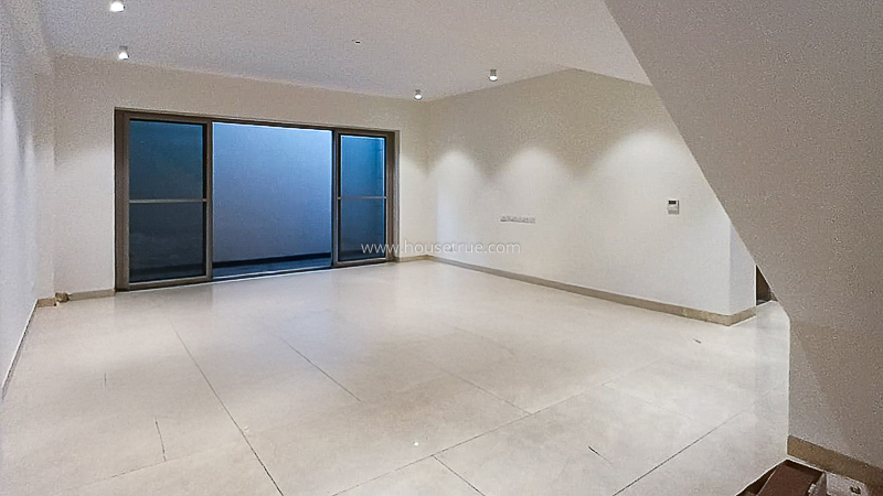 4 BHK Duplex For Rent in West End Colony