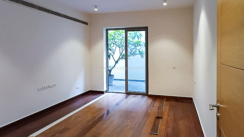 4 BHK Duplex For Rent in West End Colony