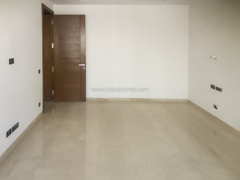 3 BHK Flat For Rent in Defence Colony