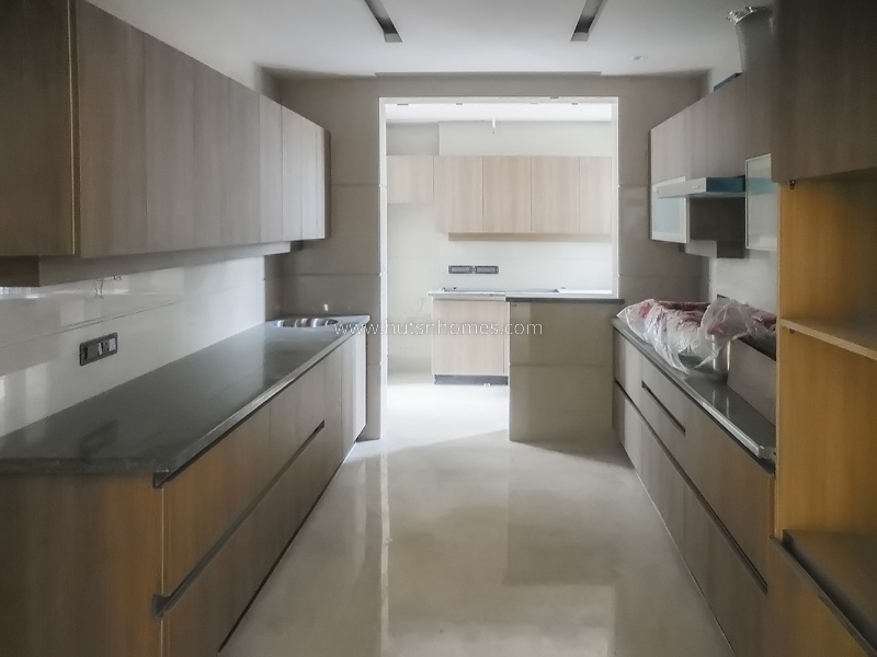 3 BHK Flat For Rent in Defence Colony