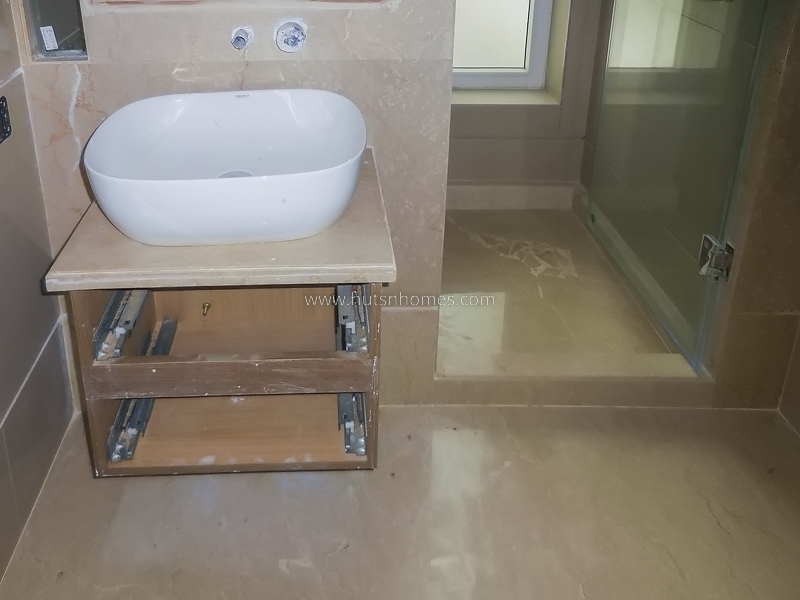 3 BHK Flat For Rent in Defence Colony