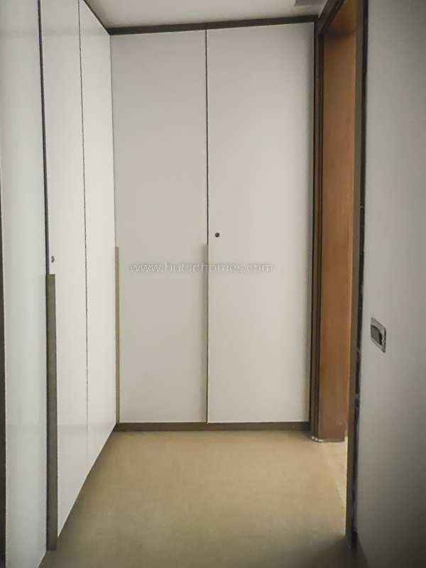 3 BHK Flat For Rent in Defence Colony
